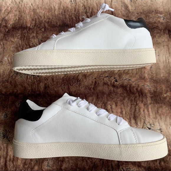 Madden Girl by Steve Madden Larrk Star Sneaker - Picture 2 of 13